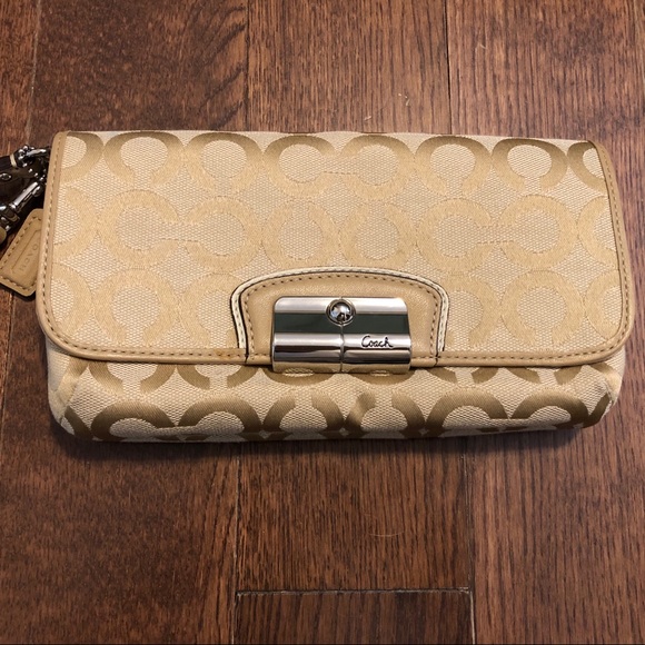 Coach Wristlet - Picture 3 of 6